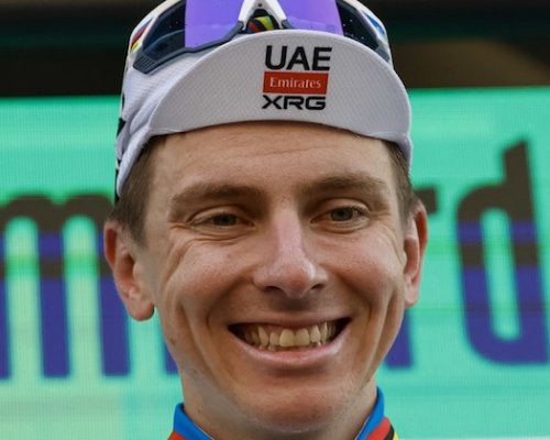 Zkompletuje hattrick? Bylo by obří překvapení, kdyby Vélo d’Or 2025 neovládl Pogačar. Letos triumfoval přesně dvacetkrát