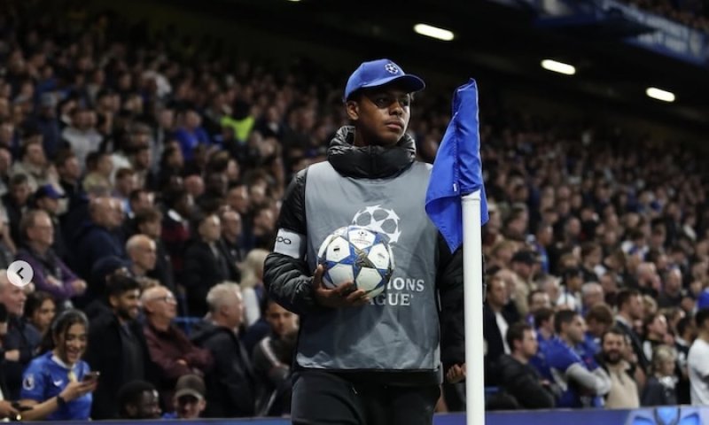 Šestnáctiletý syn Thiaga Silvy roste! Ještě nedávno sbíral míče, teď už figuroval v kádru Chelsea pro Ligu mistrů