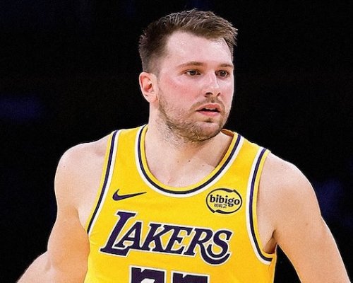 92 bodů v prvních dvou zápasech Lakers? Dončić uzmul klubový rekord a jako čtvrtý hráč historie zaplul do klubu 40-40