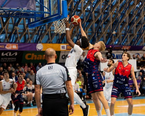 Prolomí Ostrava krizi a získá první body? Chceme začít vyhrávat a užívat si basketbal, hlásí Kalabiška