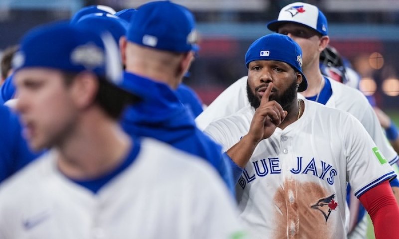 Toronto stojí na prahu baseballového ráje. Blue Jays dělí jediná výhra od prvního titulu ve Světové sérii po 32 letech!