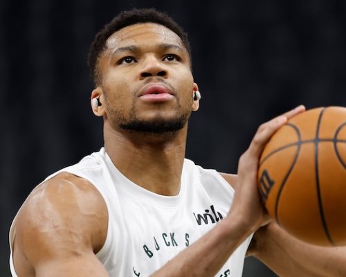 New York Knicks? Řecký bůh Antetokounmpo zůstává loajální a je připraven vést Milwaukee zpět na vrchol NBA