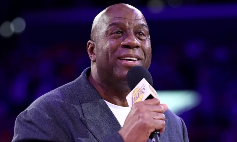 Magic Johnson je dojatý, že ho v roli maršála uvidí i jeho maminka: Budu mávat jako blázen na všechny úžasné fanoušky