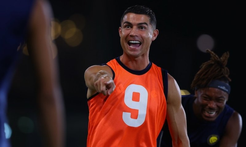 Podle mé rodiny je zbytečné snažit se o tisíc gólů, já to tak nevidím, upozornil Ronaldo. Věk ho naučil přemýšlet jinak