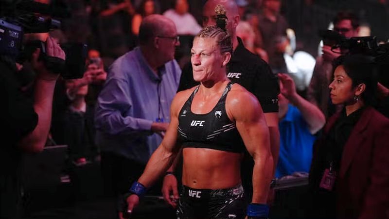 Dojemný příběh UFC šampionky. Trenér ji zneužíval, doma měla peklo. Teď ji obdivuje celý svět