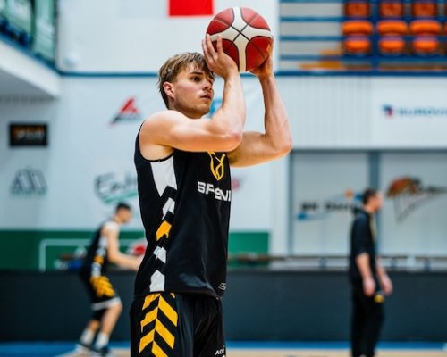 Jeden z nejlepších domácích hráčů v NBL? Sršeň Sýkora drží sezonní rekordy v asistencích i v doskocích