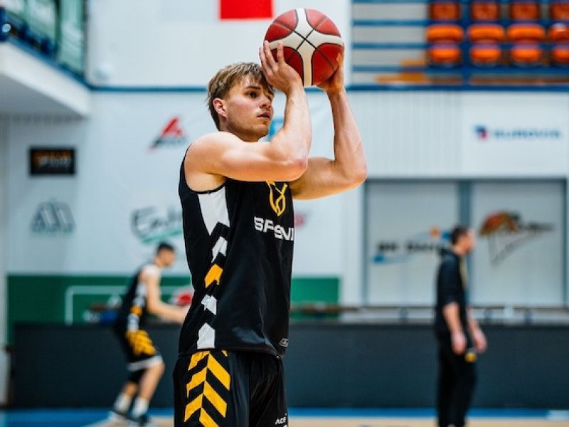 Jeden z nejlepších domácích hráčů v NBL? Sršeň Sýkora drží sezonní rekordy v asistencích i v doskocích