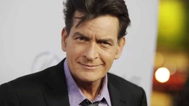 Charlie Sheen po letech přiznal doping. Pro roli v První lize bral spoustu zakázaných látek