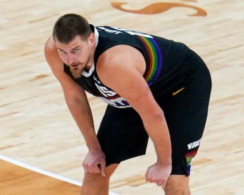 Jokič explodoval, jeho 55 bodů znamená nejlepší výkon sezony. Nuggets táhnou šňůru šesti triumfů v řadě