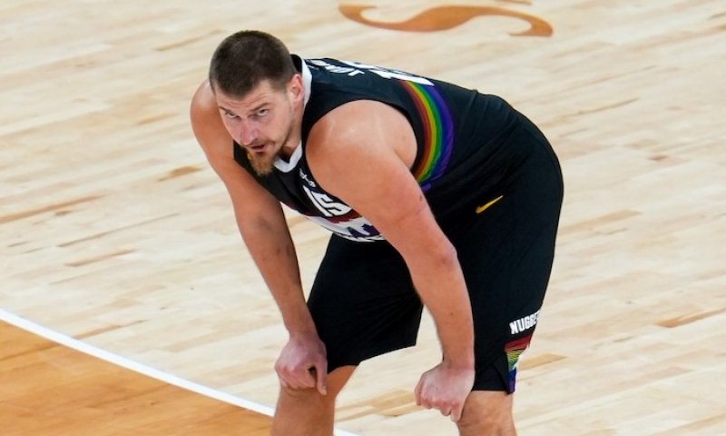 Jokič explodoval, jeho 55 bodů znamená nejlepší výkon sezony. Nuggets táhnou šňůru šesti triumfů v řadě