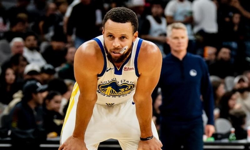 Wembanyama? Triple-double i rekordních 96 zápasů v řadě s blokem. Přesto se musel sklonit před 46 body veterána Curryho