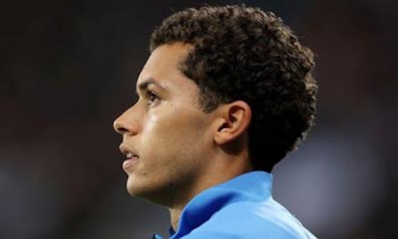 Ronaldinhův potomek chce prorazit v Anglii, tlak slavného jména ho nezajímá: Všechno je to jen hluk, který nemá smysl poslouchat