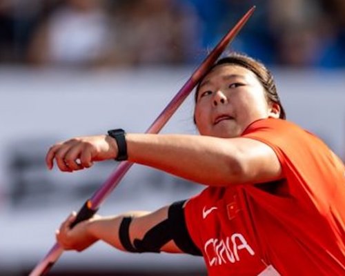 Sedmnáctiletá oštěpařka Ziyi nyní drží sedm nejlepších výkonů historie. O vycházející hvězdu se uchází 6 supertalentů ze tří zemí