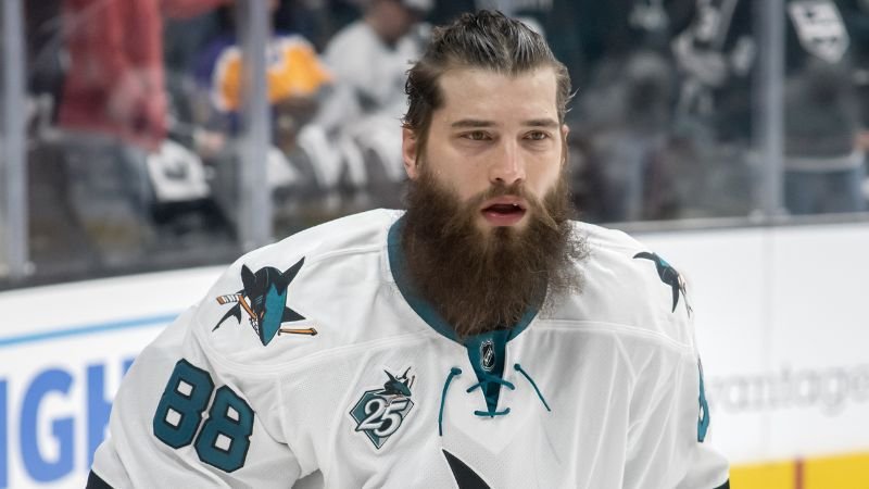 Nezničitelný veterán. Brent Burns útočí na historický rekord NHL