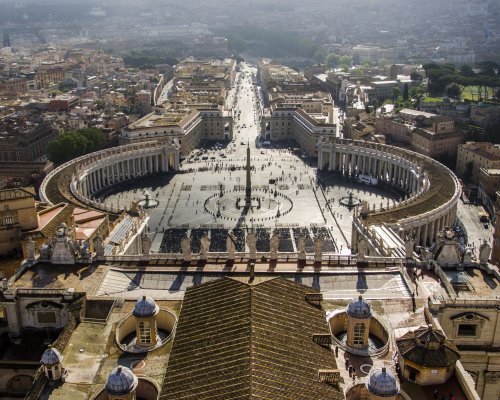 Hřiště ve vězení a papežovy prosby. Těchto 8 zemí má přísný zákaz hrát MS