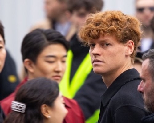 Desátý velký titul a opětovný návrat na světový trůn. Sinnerovi začal jeho 66. týden na vrcholu