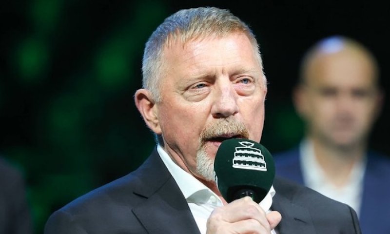 Nejsi jen jeden z nejlepších tenistů všech dob, jsi nejdůležitější sportovec všech dob, vzkázal Becker Federerovi