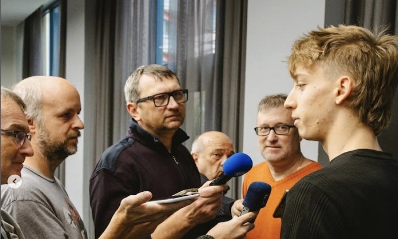 Jeden z horších víkendů? Možná, ale i tak se Jílek prakticky kvalifikoval na olympiádu. A už se třepe na královskou desítku do Heerenveenu