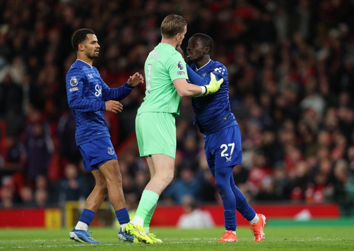 Omlouvám se a přebírám veškerou zodpovědnost, prohlásil po nevídaném incidentu Gueye