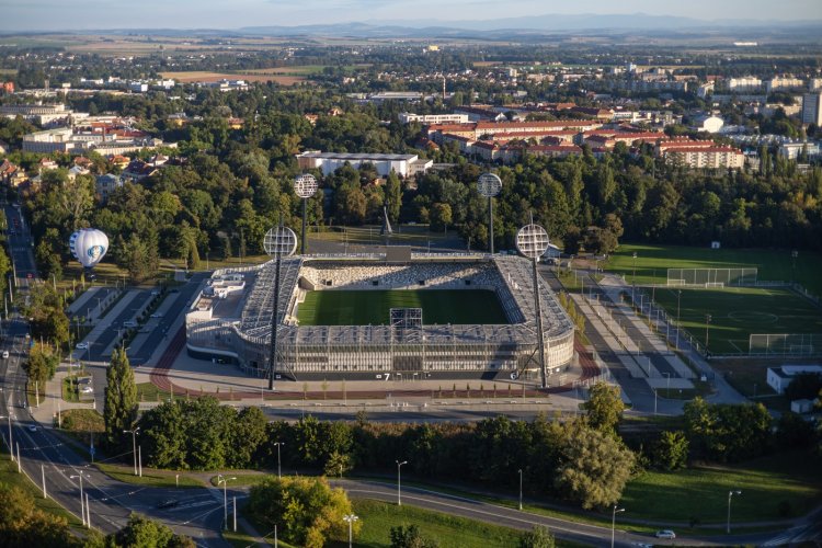 Hradec Králové mění majitele. Klub přebírá skupina kolem Pavla Nedvěda a Iva Ulicha