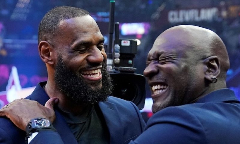 LeBronův návrat se blíží. Protože je ale áčko Lakers na cestách, nyní se může připravovat se záložním celkem z G League