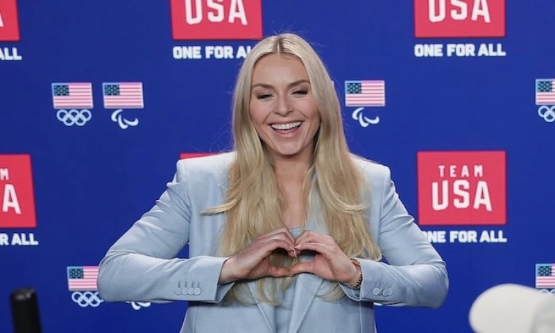 Češi ji na večírku učili prší, na svahu ale Vonnová školí zbytek světa