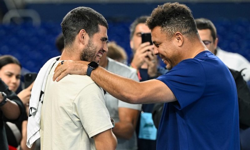 Alcaraz si na baseballovém stadionu pinkl s Ronaldem a Brazilce chválil: Hraje fakt dobře, držel se skvěle i po zrychlení tempa
