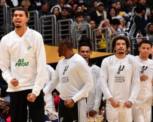 Rozjetým Spurs se brzy vrátí největší dílek do skládačky. Fantastický Wembanyama už trénuje naplno bez jakékoliv ochrany nohy