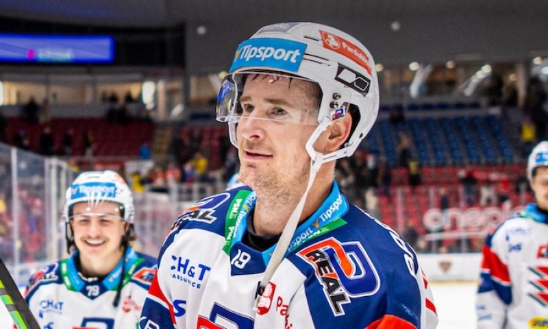 Čtyřicet? A co jako! Zkušenosti Červenky drtí mládí a veterán Pardubic bodově šéfuje celé extralize