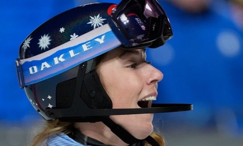 Páté slalomové vítězství v řadě! Shiffrinová se zdá být neporazitelná, ale je zázrak, že naposledy vůbec dojela do cíle