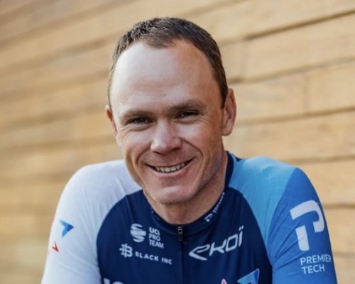 Vueltou poctěný Froome je čerstvě po třetí operaci a zatím mlčí o budoucnosti. Své rozhodnutí ještě drží pod pokličkou