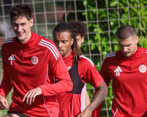 Plán se hroutí! Dobrá nálada Čvančarovi v Turecku moc dlouho nevydržela. Vztahy s Antalyasporem jsou napjaté a půjde pryč předčasně