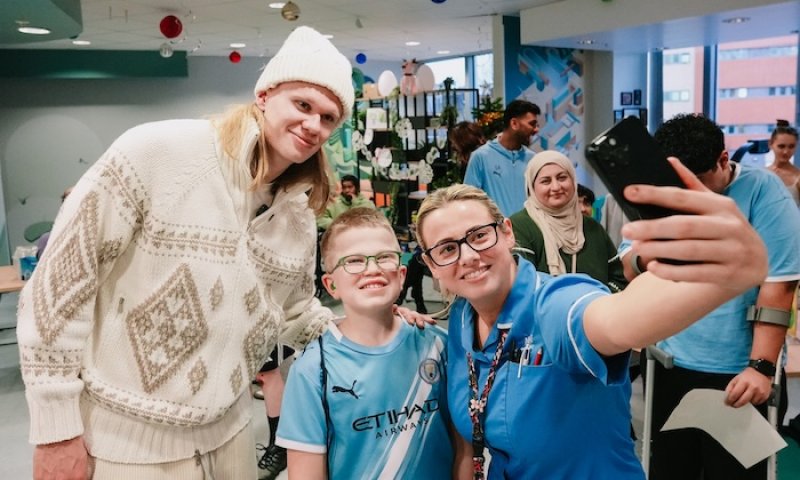 Gólostroj z Etihad Stadium je rychlejší než Ronaldo. Haaland míří za nesmrtelností, Van Persieho může vystrnadit z TOP 15 už za rok