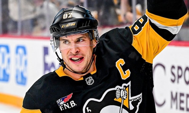 Pittsburgh se klaní novému králi. Crosby překonal rekord Lemieuxe a vstoupil do věčnosti Penguins