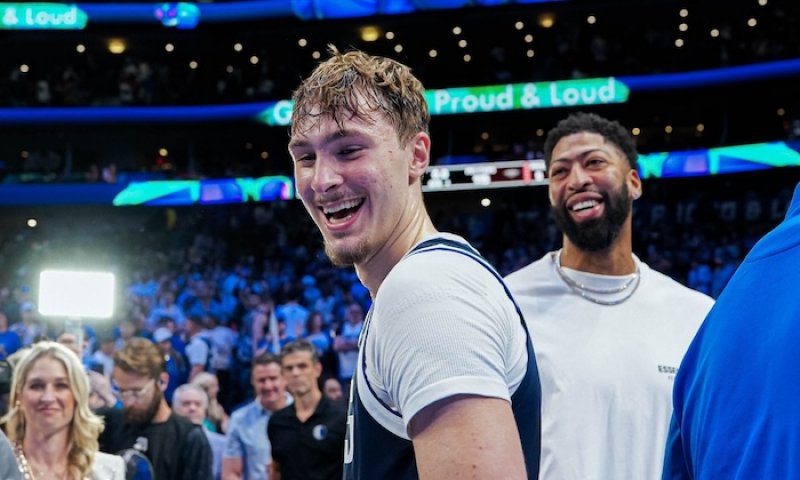 Čísla, která mluví sama za sebe! Talent Flagg má za sebou historický vstup do NBA, bodově byli lepší pouze Kobe s LeBronem