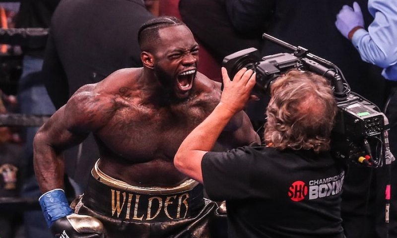 Wilder vysvětluje, proč ho Usyk chce. Šampiona však varuje: Když Ali řekl, že otřásl světem, tak světem otřásl. Já jím otřesu taky a taky ho šokuju