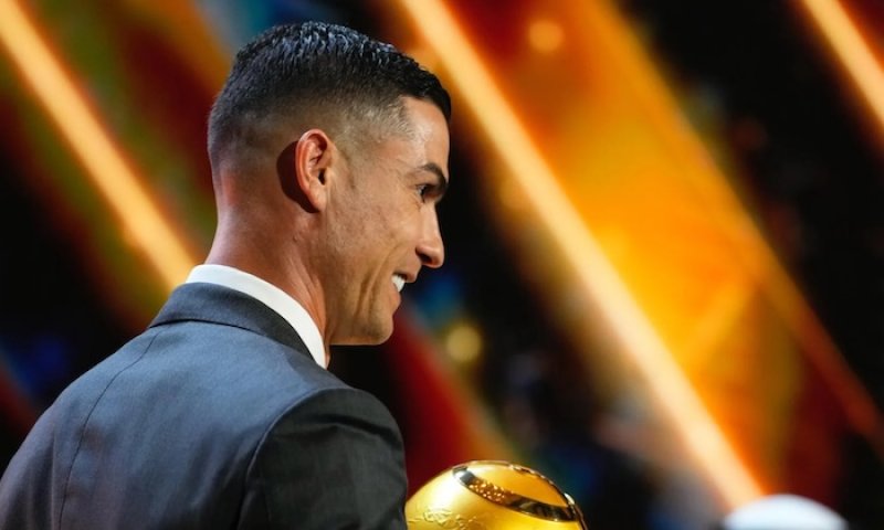 Paříž vládne světu, Yamal přebírá otěže a Ronaldo sní dál. Tentokráte o tisíci kariérních brankách...