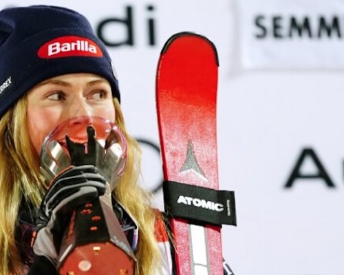 Nejdivočejší slalom sezony? Chaotický závod v Semmeringu nedokončilo 37 lyžařek. Letos už poosmé slavila fenomenální Shiffrinová