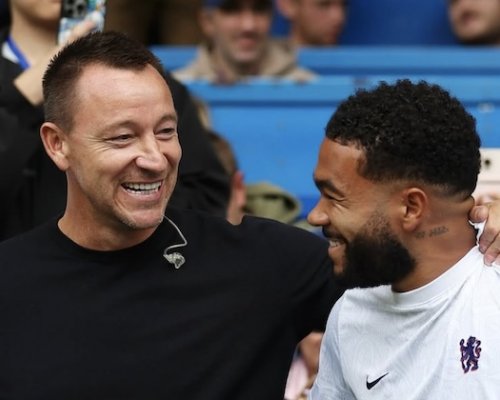 Terry otevírá osobní trezor. Bude dražit bolest i slávu včetně zlaté medaile z Premier League a dvou ikonických dresů z finále Ligy mistrů