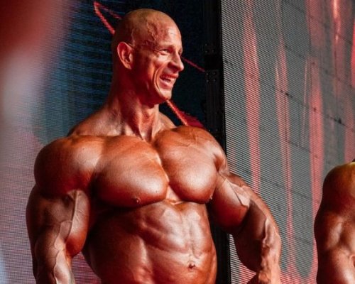 Tohle není tuk, to je monstrum. Obří Slovák šokoval formou mimo sezonu