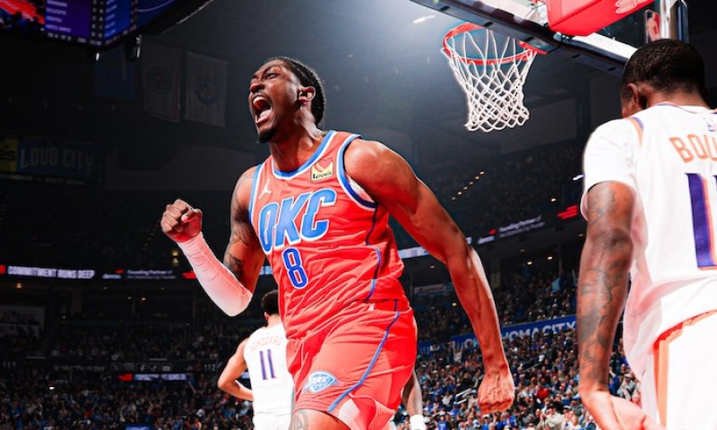 20 výher z 21 zápasů! Přesně deset let po rekordních Warriors míří Shai Gilgeous-Alexander a spol. za novým maximem NBA