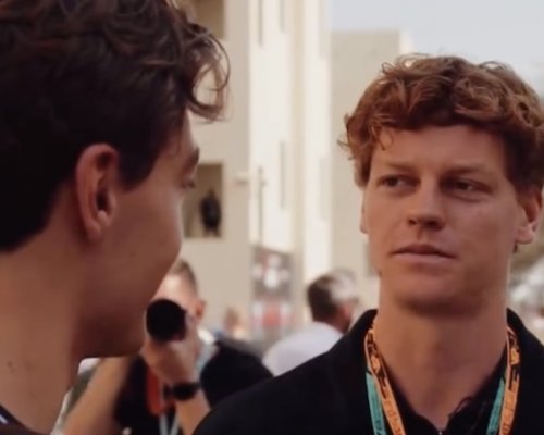 Sinnerův rychlostní úlet! Světová dvojka řádila na okruhu v Abú Zabí po boku krajana Antonelliho