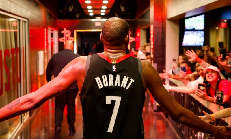 Další legenda padla: Durant je už sedmý nejlepší střelec historie a velmi brzy smázne také Nowitzkiho