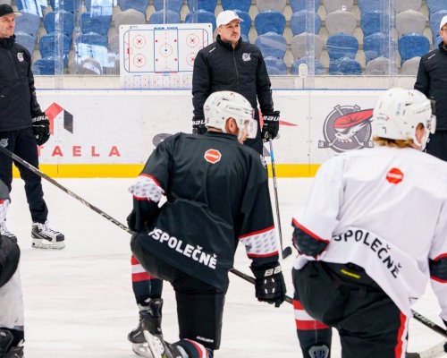 Nový impuls pro Piráty. Chomutov sahá po trenérské změně, vsadí na známé tváře