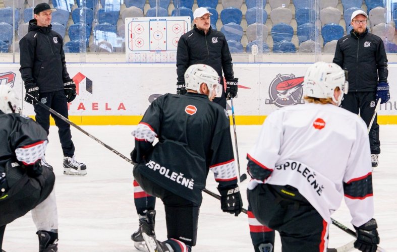 Nový impuls pro Piráty. Chomutov sahá po trenérské změně, vsadí na známé tváře