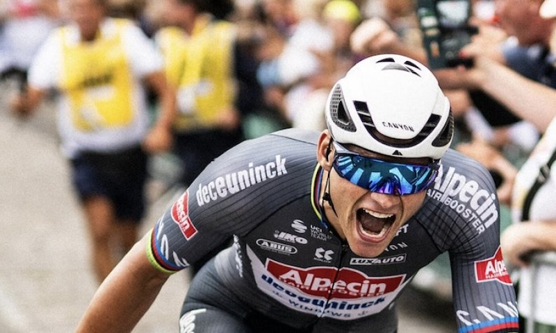 Neuvěřitelných 21 triumfů v řadě! Fenomenální Van der Poel nekompromisně rozmetal konkurenci i v Benidormu