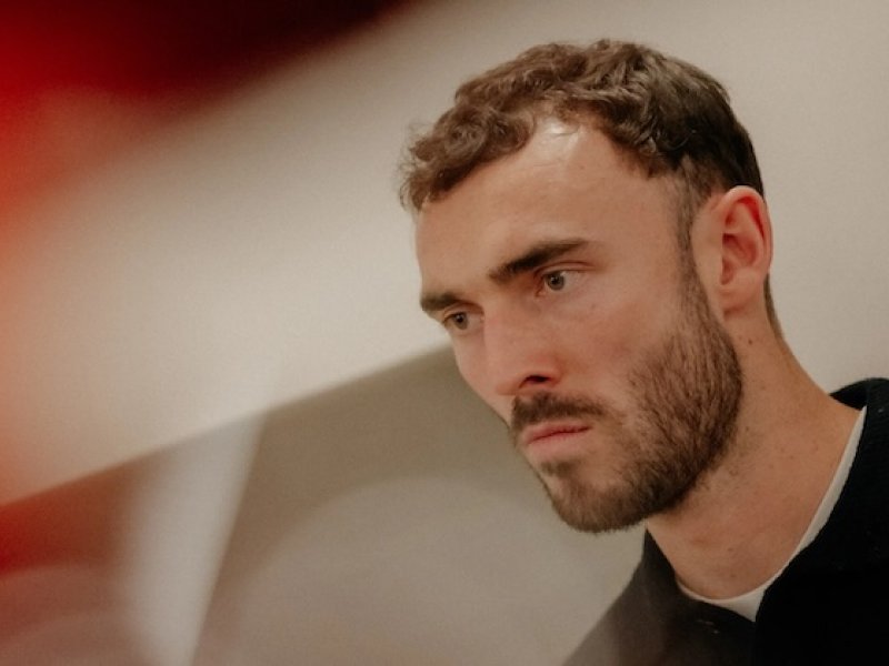 Dokážeme si vyhovět, říká Irving o spolupráci s Kairinenem a Sochůrkem. Skotský záložník by se rád podíval na MS