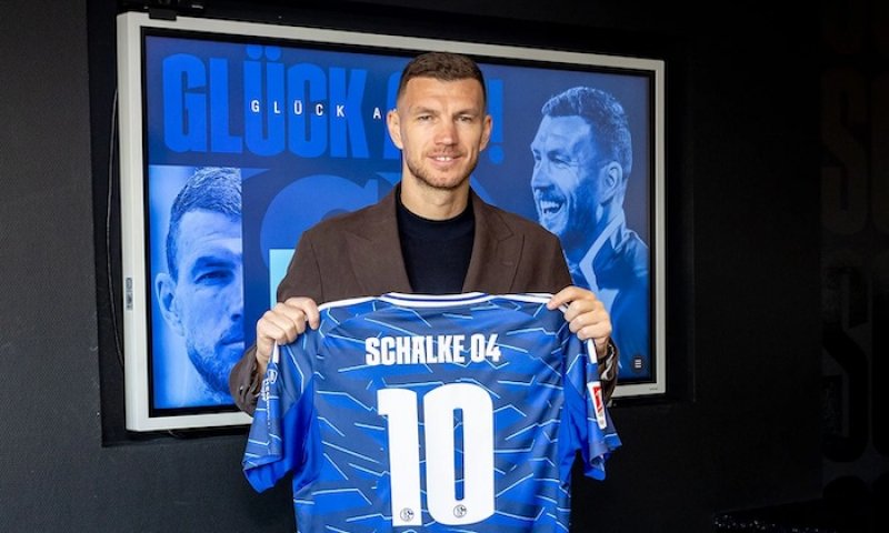 Za pár měsíců čtyřicet? No a co! Džeko má vystřílet Schalke místenku zpět v Bundeslize