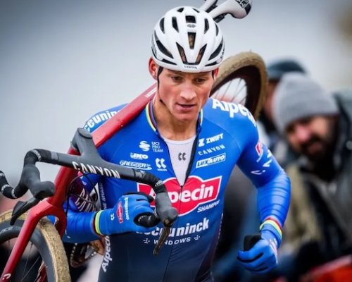 Jednapadesát triumfů ve Světovém poháru? Je to jednoduché, Van der Poel je nejlepší cyklokrosař, jaký kdy jezdil