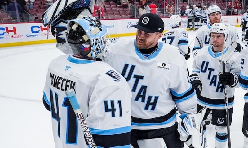 Vaněček prolomil smolnou sérii deseti proher v řadě. "Správný čas, správné místo a správné kluziště," zářila opora Utahu